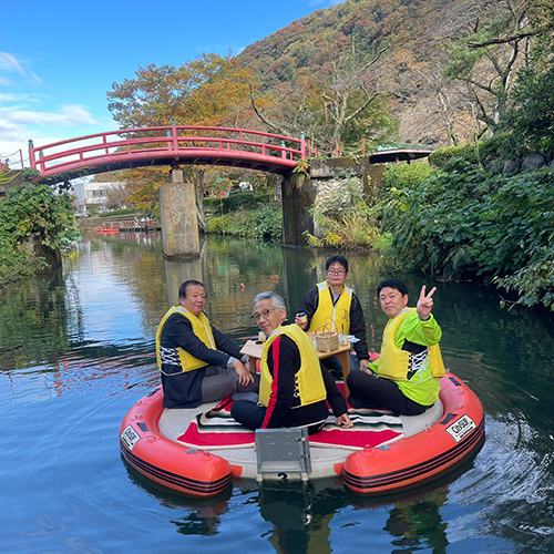 庄川でピクニック