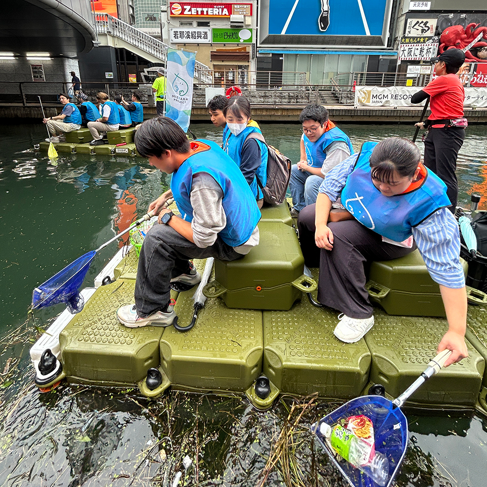 グリコ前でごみ拾い