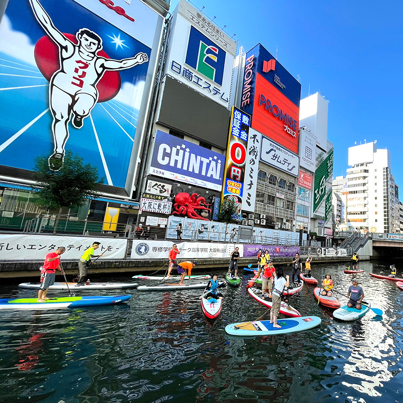 グリコ前で記念写真