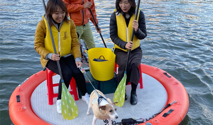 犬を乗せてサップ体験